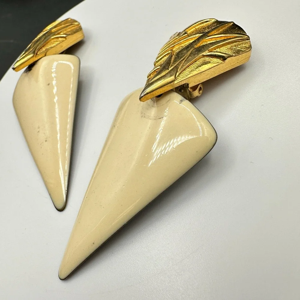 Vintage Women's Long Gold Tone Shoulder Duster Cream Enamel Dangle/Drop Earrings - Picture 4 of 11